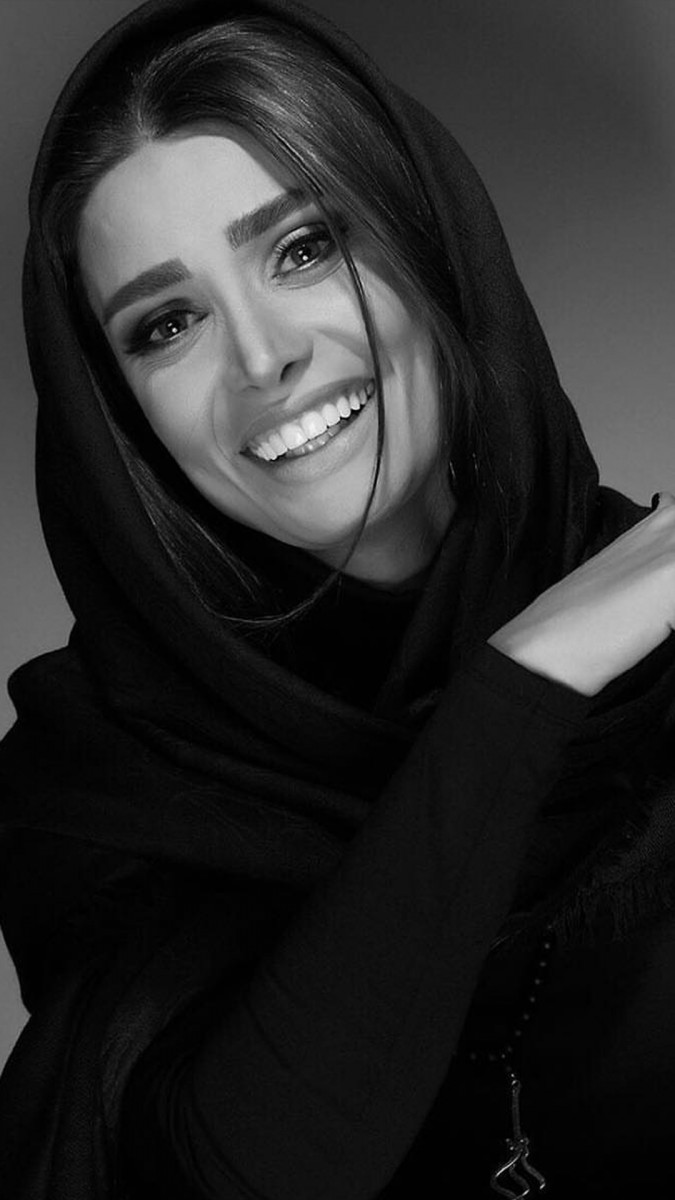 تینا آخوندتبار-بازیگر ایرانی